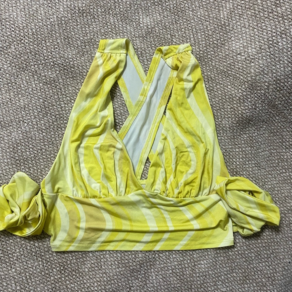 🤍3/35 urban outfitters Y2K bra top